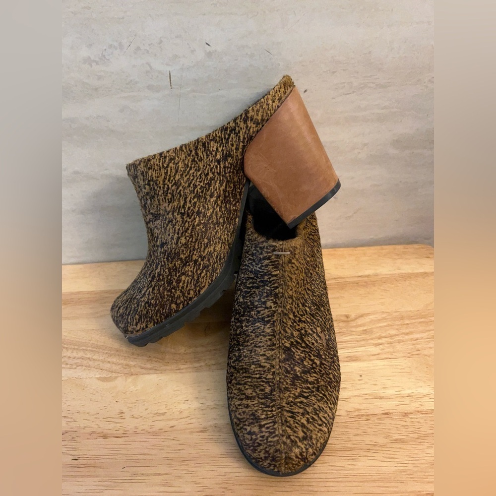 Naked Feet Brown and Black Textured Calf Hair Slip-On Mules